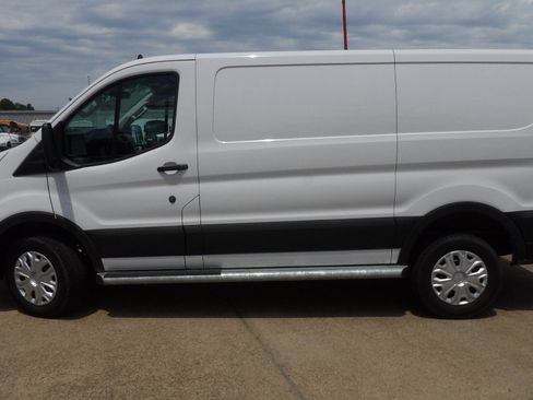 Used 2025 Ford Transit 250 Low Roof w/ Exterior Upgrade Package RWD image 4