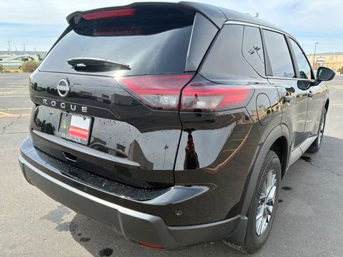 Certified 2025 Nissan Rogue S FWD image 6