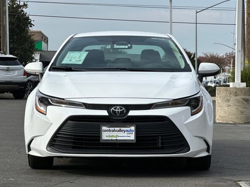 Used 2024 Toyota Corolla LE image 9