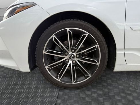 Used 2020 Toyota Avalon XSE image 13
