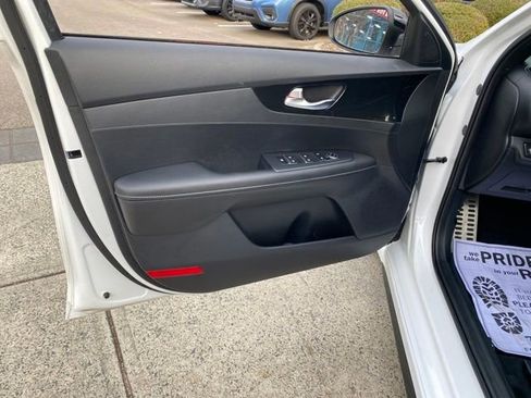 Used 2021 Kia Forte GT-Line image 19