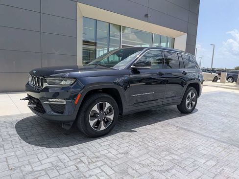 Used 2024 Jeep Grand Cherokee Limited 4xe w/ Trailer Tow Package AWD/4WD image 8