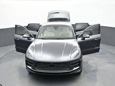 Certified 2021 Porsche Macan Turbo AWD/4WD image 31