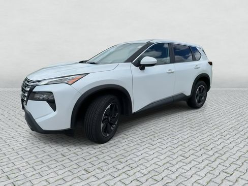 Used 2024 Nissan Rogue SV AWD/4WD image 4
