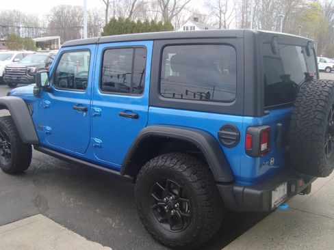 Used 2024 Jeep Wrangler Unlimited AWD/4WD image 5