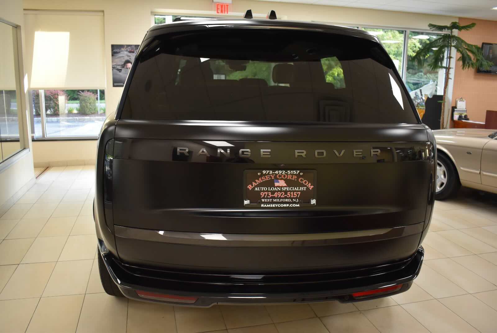 Used 2023 Land Rover Range Rover Long Wheelbase SE AWD/4WD image 5