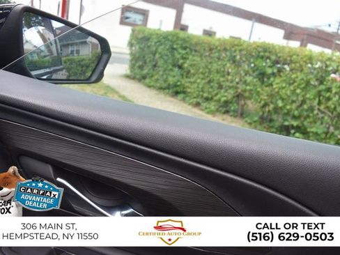 Used 2023 GMC Terrain SLT image 28