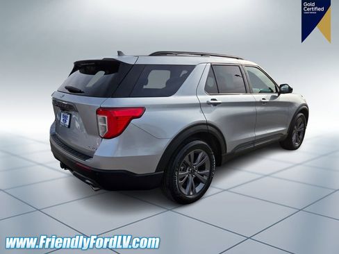 Certified 2022 Ford Explorer XLT image 5