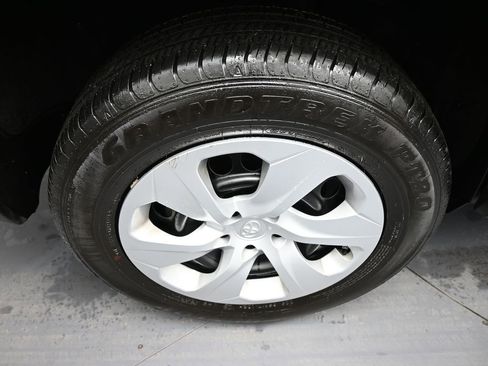 Used 2025 Toyota RAV4 LE image 12