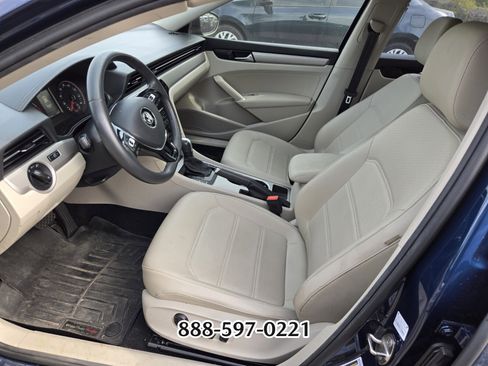 Used 2022 Volkswagen Passat 2.0T SE image 2