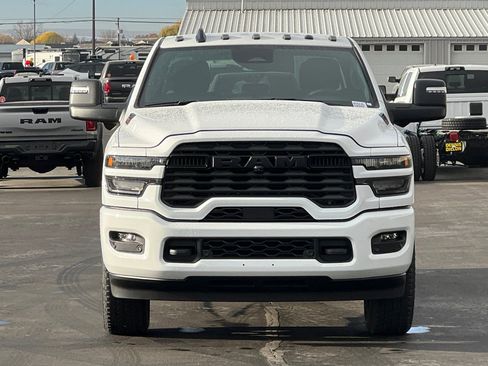 New 2026 RAM 2500 Big Horn AWD/4WD image 5