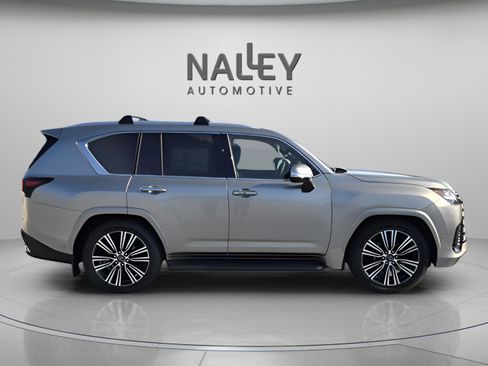 New 2026 Lexus LX 700h Luxury image 5