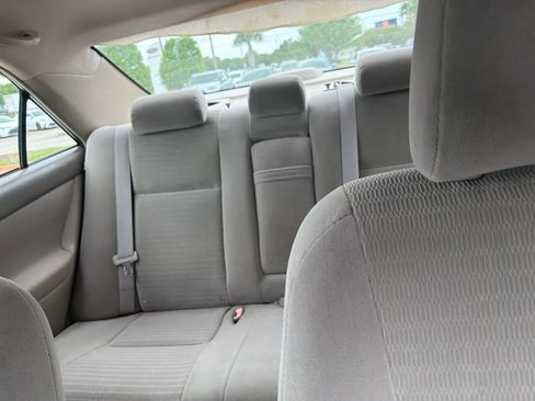 Used 2005 Toyota Camry LE image 25