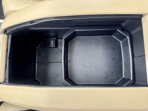 Used 2015 Toyota Highlander Limited image 40