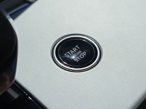 New 2026 Land Rover Range Rover SE image 26