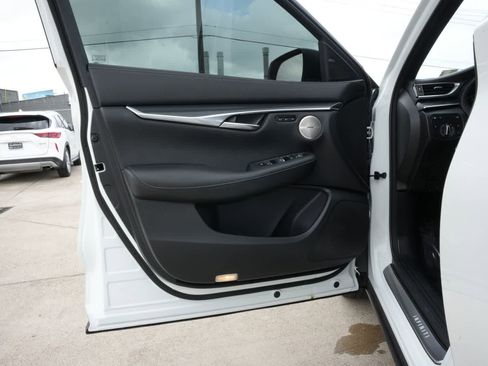 Certified 2025 INFINITI QX50 Sport AWD/4WD image 18