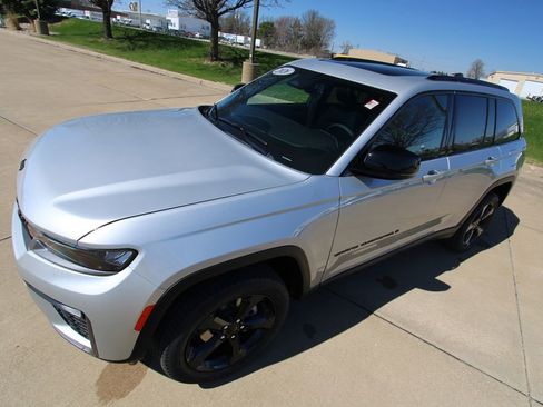 New 2026 Jeep Grand Cherokee Limited image 19