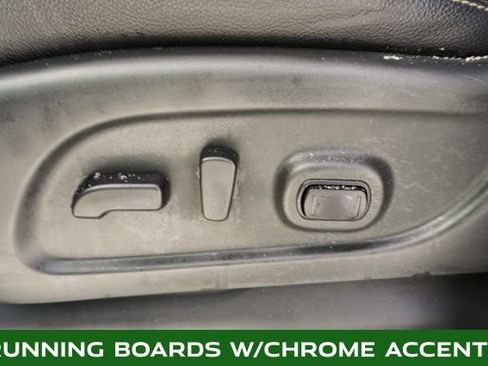 Used 2021 Nissan Titan SL w/ Moonroof Package image 15