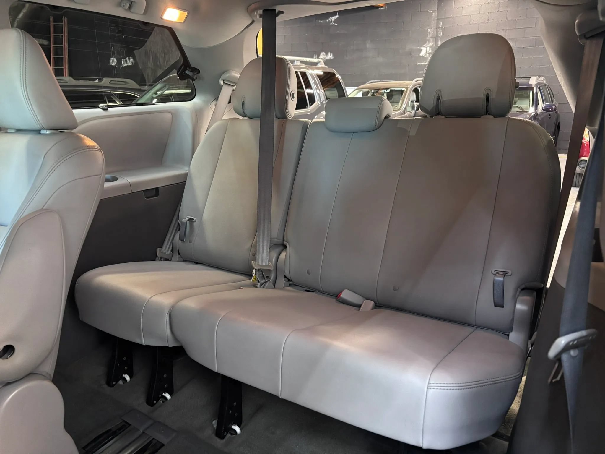 Used 2015 Toyota Sienna XLE w/ XLE Navigation Package FWD image 24