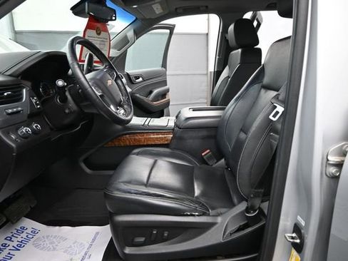 Used 2019 Chevrolet Suburban Premier AWD/4WD image 10