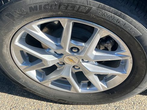 Used 2023 Chevrolet Equinox LT w/ Driver Convenience Package FWD image 17