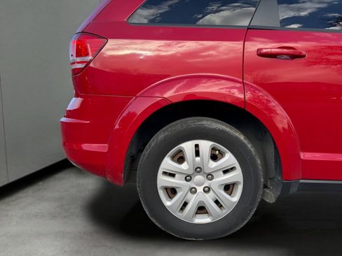 Used 2016 Dodge Journey SE w/ Flexible Seating Group image 10