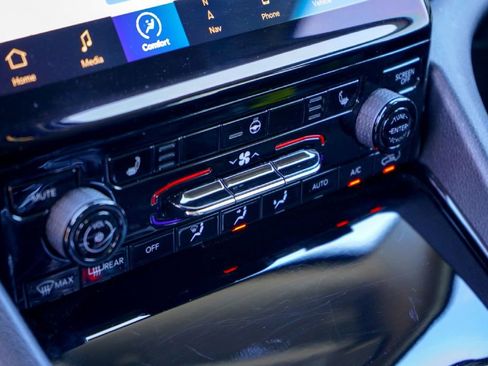 Used 2023 Jeep Grand Cherokee L Limited image 15