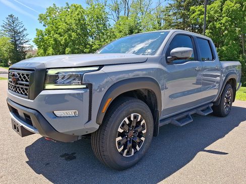 Used 2023 Nissan Frontier PRO-4X w/ Pro Convenience Package image 3