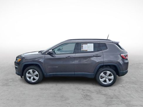 Used 2020 Jeep Compass Latitude w/ Cold Weather Group AWD/4WD image 2