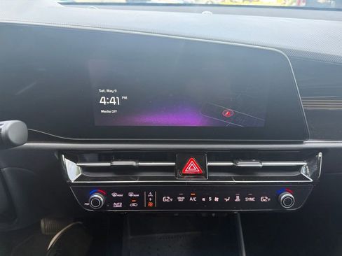 Used 2024 Kia Niro Wind w/ Wind Preserve Package FWD image 17
