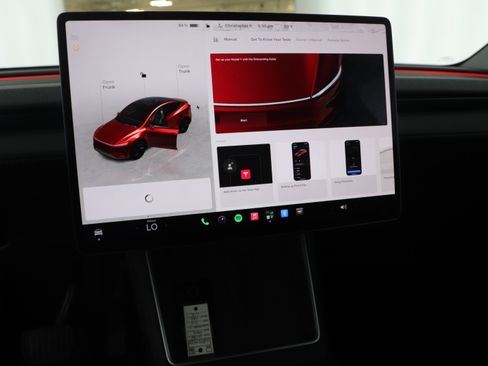 Used 2026 Tesla Model Y 2WD image 9