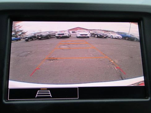 Used 2023 Chevrolet Equinox LS image 19