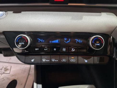 Used 2021 Hyundai Elantra Blue image 26