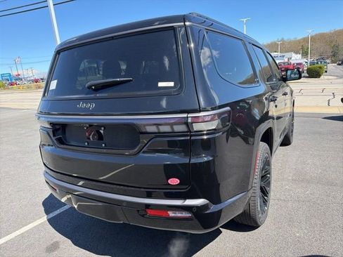 New 2026 Jeep Grand Wagoneer Limited AWD/4WD image 3