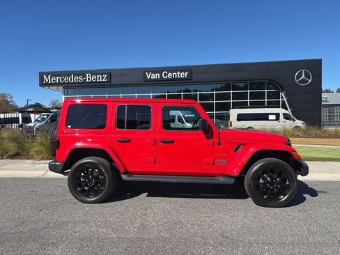 Used 2021 Jeep Wrangler Unlimited Sahara w/ Cold Weather Group AWD/4WD image 5