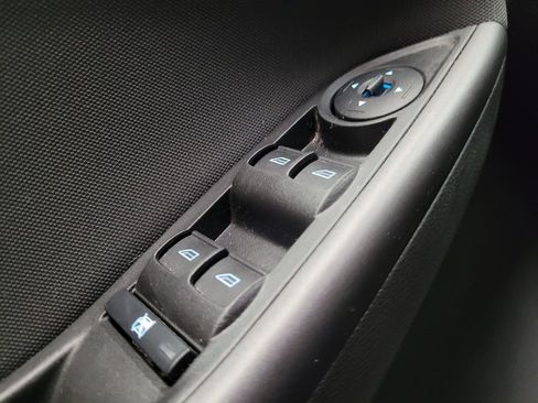 Used 2018 Ford Focus SEL FWD image 27
