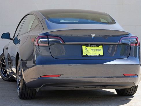 Used 2021 Tesla Model 3 Standard Range Plus image 5