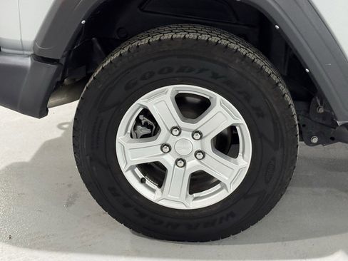 Used 2022 Jeep Wrangler Sport S image 39