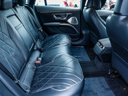 Used 2023 Mercedes-Benz EQS 580 580 image 18