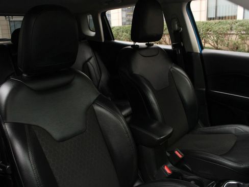 Used 2021 Jeep Compass Latitude AWD/4WD image 26