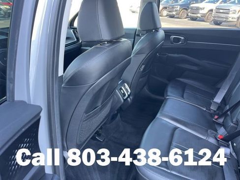 Used 2024 Kia Sorento S w/ Panoramic Sunroof Package FWD image 11