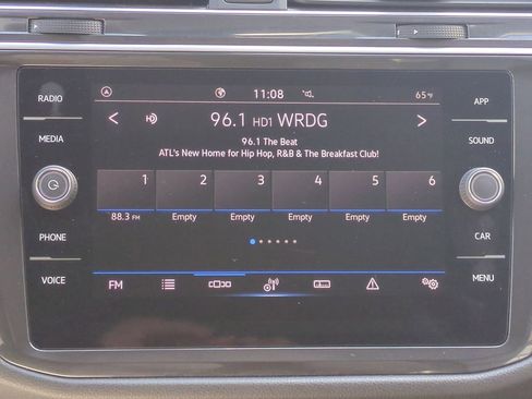 Used 2024 Volkswagen Tiguan SE image 18