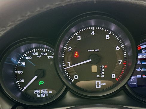 Used 2023 Porsche Macan Turbo image 13