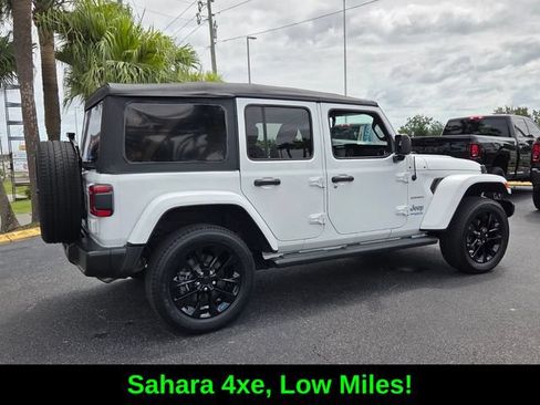 Used 2022 Jeep Wrangler Unlimited Sahara w/ Safety Group AWD/4WD image 7