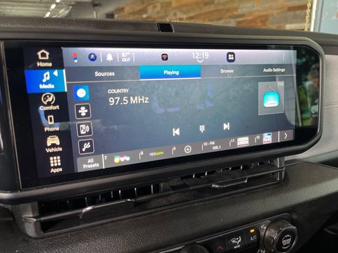 Used 2025 Jeep Wrangler Unlimited Sport AWD/4WD image 34