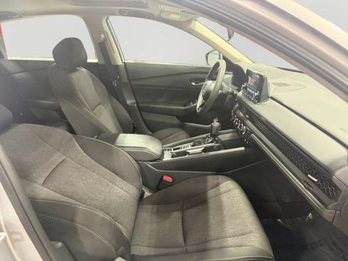 Used 2024 Honda Accord EX image 11