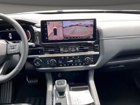 New 2026 Nissan Pathfinder Platinum AWD/4WD image 6