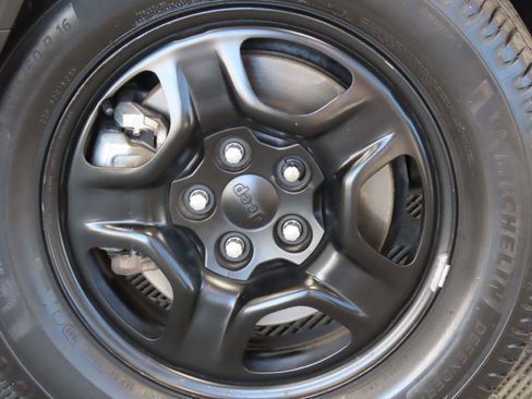 Used 2017 Jeep Renegade Sport w/ Power & Air Group image 7