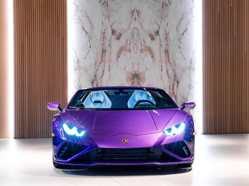 Used 2023 Lamborghini Huracan EVO RWD image 3