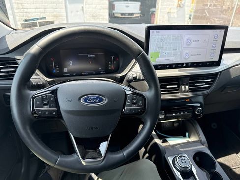 Used 2023 Ford Escape Active w/ Tech Pack #1 AWD/4WD image 9